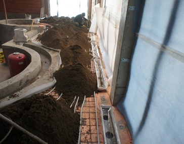 Механизированная полусухая стяжка в бассейне