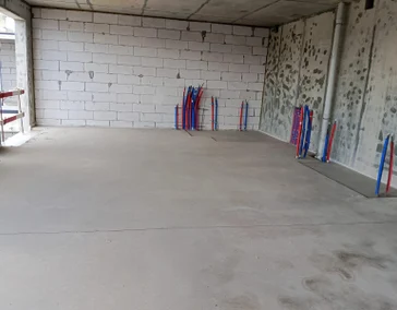 Полусухая стяжка в производственных помещениях и складах